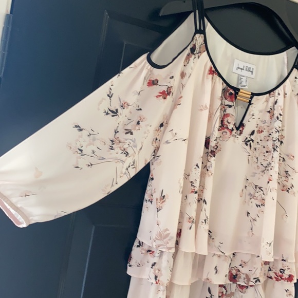 Joseph Ribkoff floral cold shoulder lined top so 8 - Picture 2 of 6